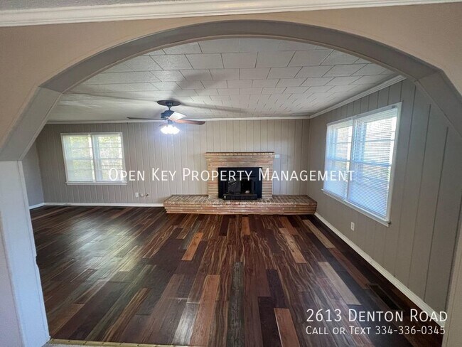 Foto del edificio - 2613 Denton Rd