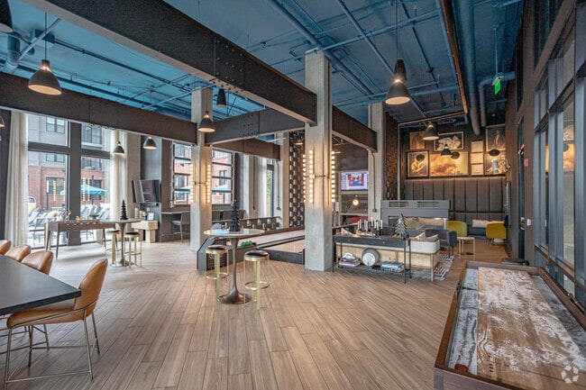 Geaux Social - Margaux Midtown