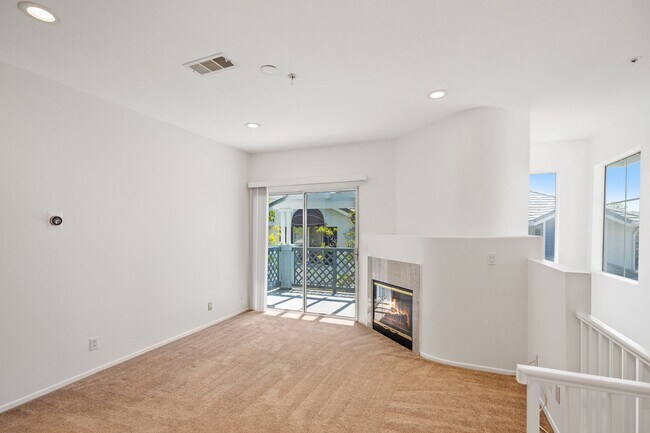 Foto del edificio - Welcome home to this cozy 2 bedroom townho...