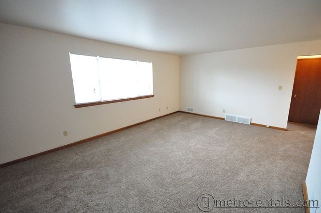 Foto del edificio - 1591 Roxbury Rd