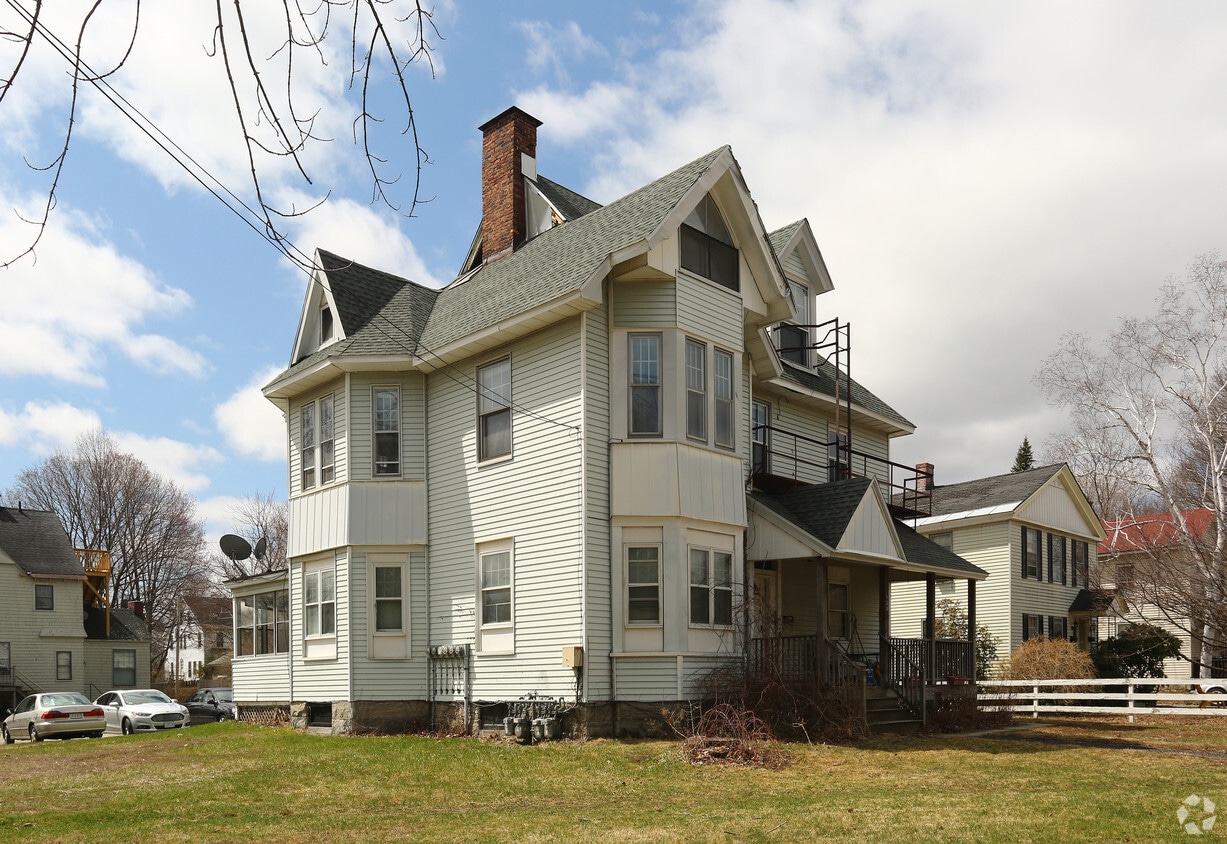 132134 E Housatonic St, Pittsfield, MA 01201 132134 E Housatonic St