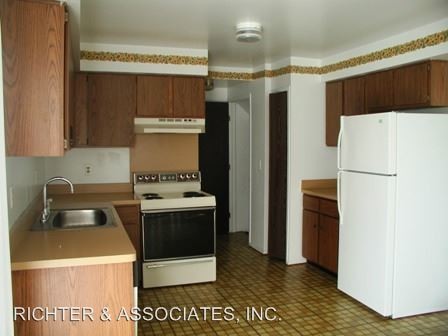 Building Photo - 3 br, 1.5 bath Apartment - 2050 N. SHELDON