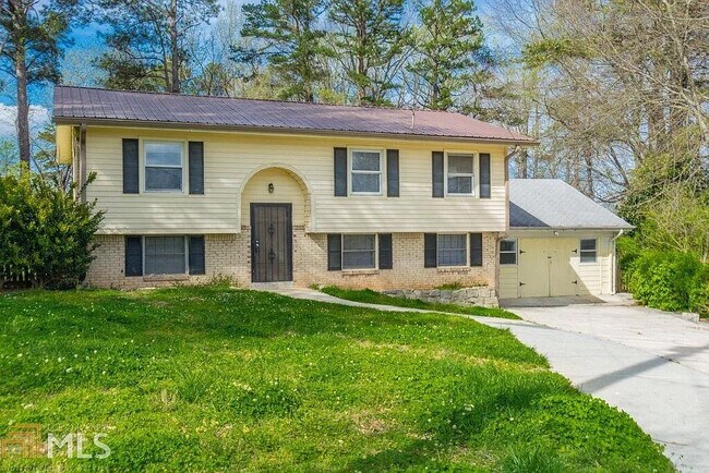 Foto del edificio - Room in Single Family Home on Reba Rd