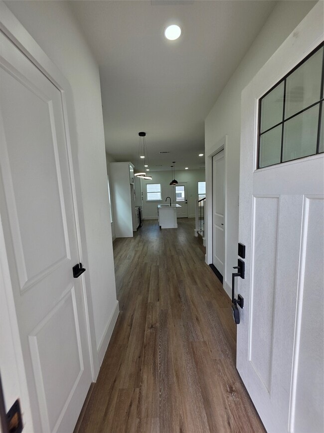 Foto del edificio - 1407 Odd Fellow St