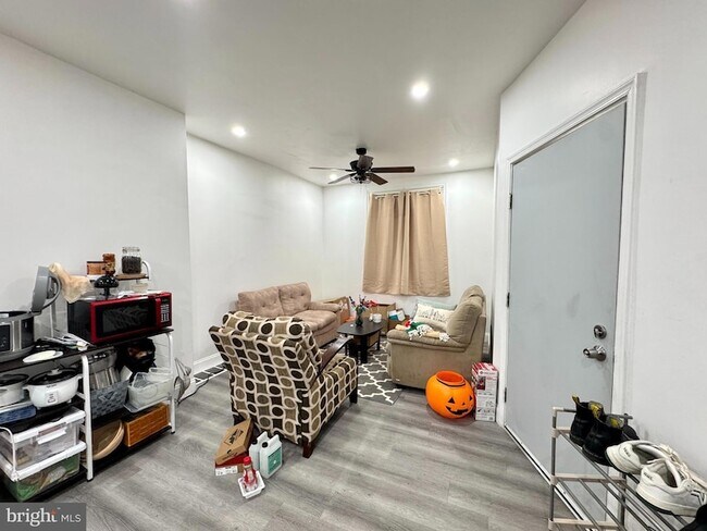 Foto del edificio - 323 N Preston St
