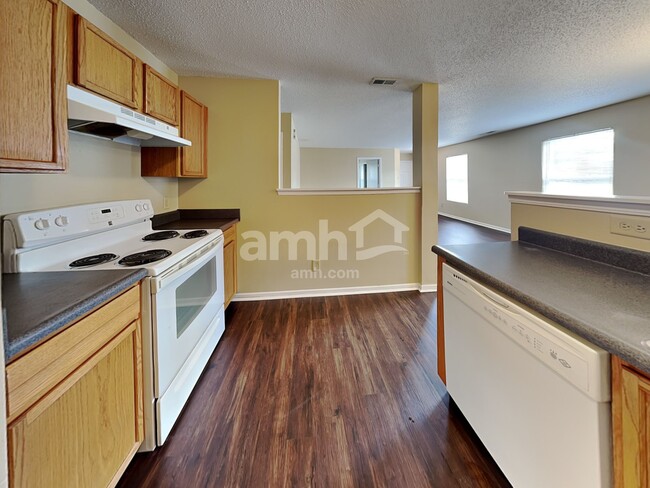 Foto del edificio - 906 Brookstone Dr