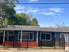 Building Photo - 689 Santiago Ave
