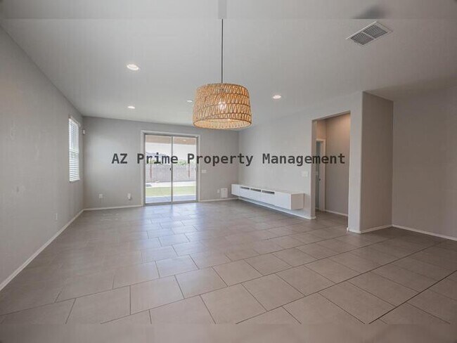 Building Photo - 2841 W Apollo Rd