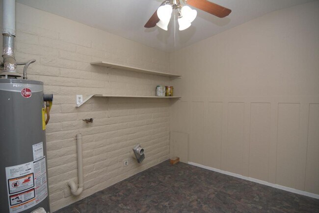 Building Photo - 2448 W Placita Algodon