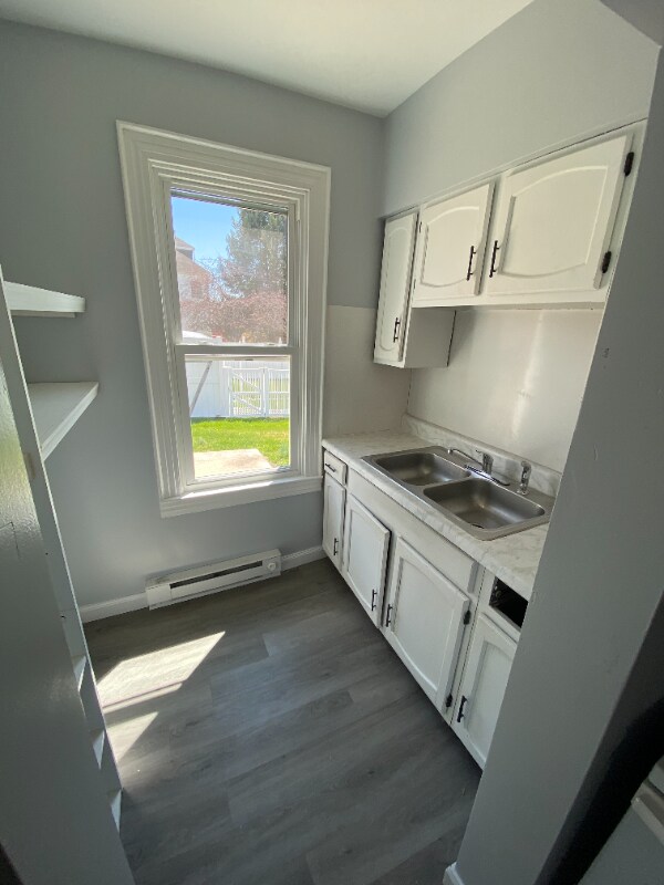 712 Linden Ave Unit A, Hanover, PA 17331 Room for Rent in Hanover, PA