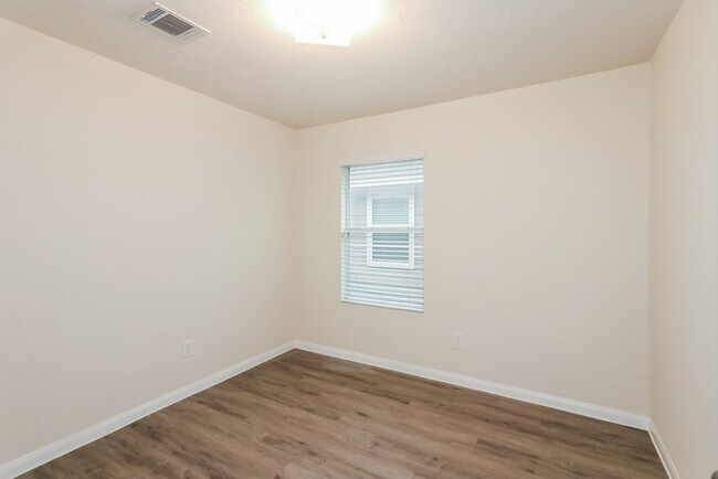 Building Photo - 19442 Dry Canyon Ct