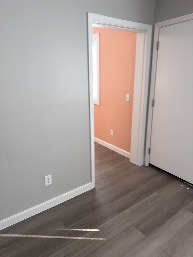 Building Photo - 50 Percent OFF on First Month's Rent for C...