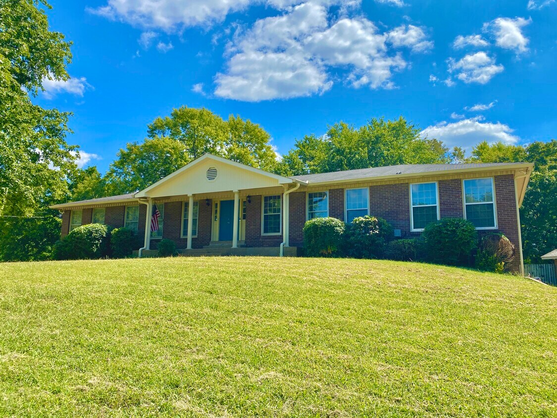 Foto principal - 4716 Phoenix Dr