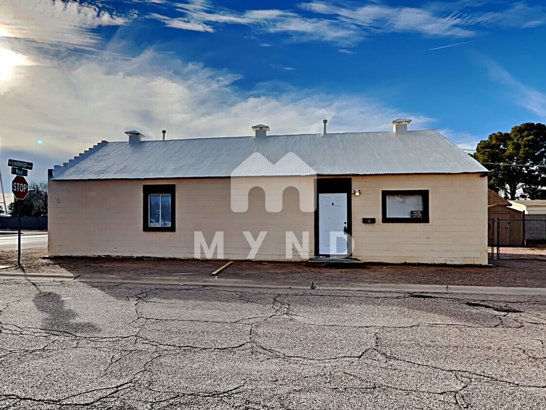 496 N Main St Unit B Condo for Rent in Coolidge, AZ