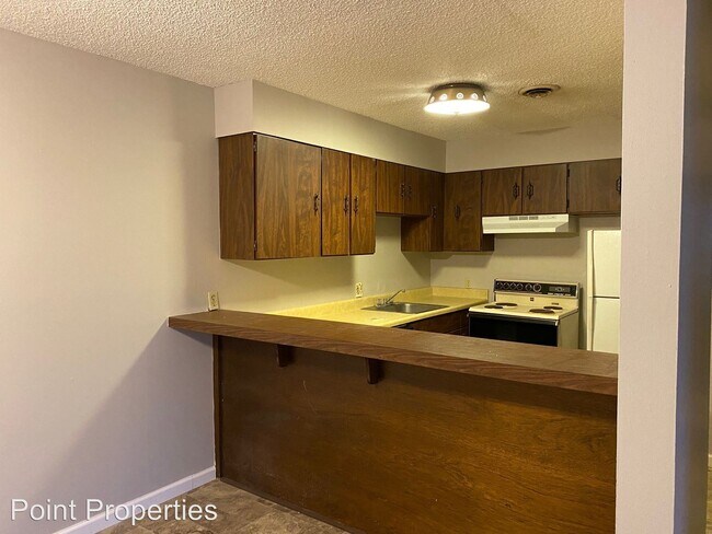Building Photo - 735 Stadium Dr