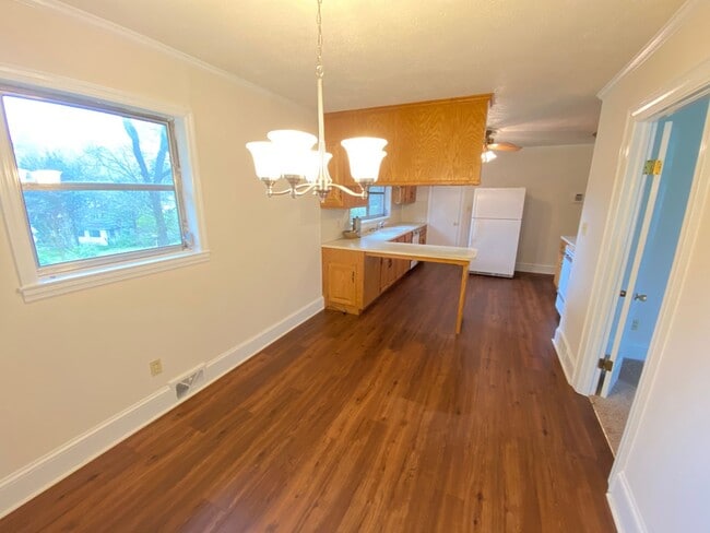 Foto del edificio - 3bd/2ba House on a Corner Lot very close t...