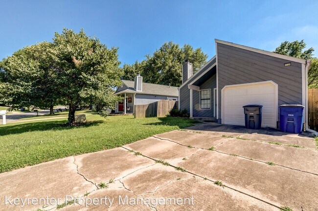 Building Photo - 2 br, 1.5 bath House - 1724 W 62nd St