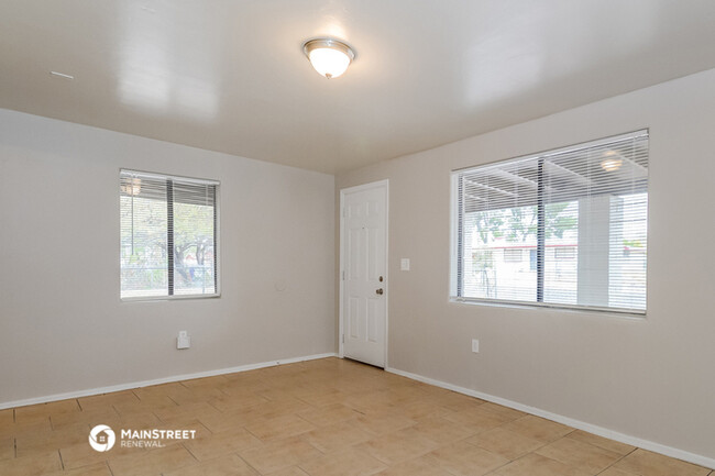 Building Photo - 4220 S 13th Ave