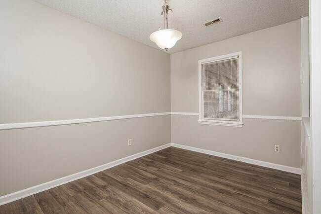 Building Photo - 139 Rosedale Ave