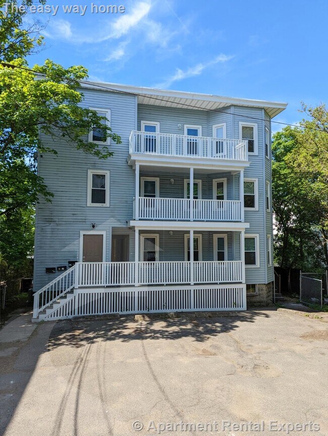 Foto del edificio - 8 Lowell Cir