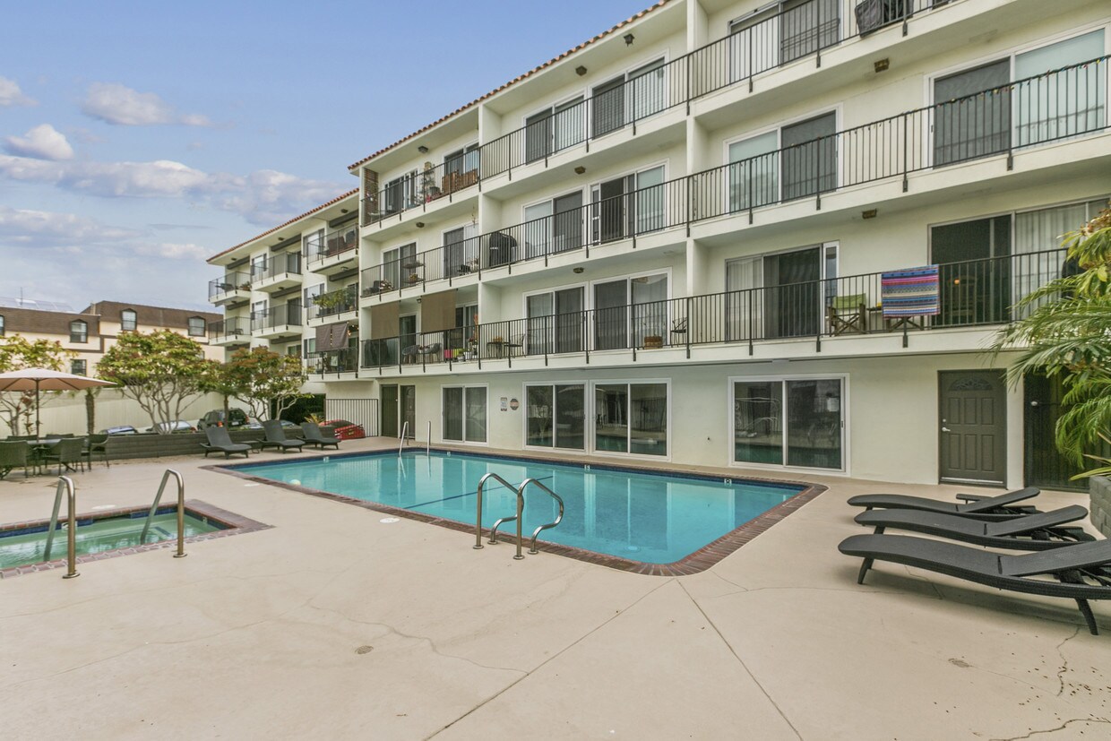 Photo - 1720 Ardmore Ave (Hermosa Beach, CA)