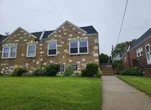 Building Photo - 2327 Loney St