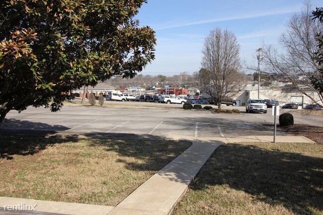 Building Photo - 3 br, 1.5 bath Mobile Home - 114 Ashwood Dr.