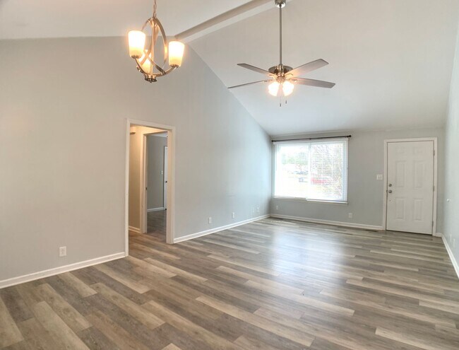 Building Photo - 719 Spees Dr