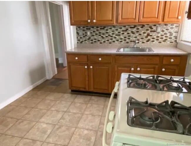 Building Photo - 380 Bond St