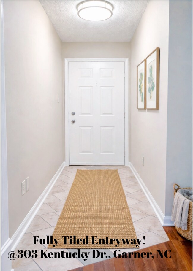 Foto del edificio - Walk in Shower! Single Level, 2 BR, 2 FULL Bath Townhome $1350/mo. Garner, NC !