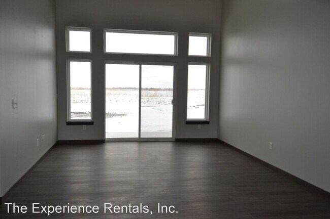 Building Photo - 3 br, 2.5 bath House - 6120 S. Alki pl