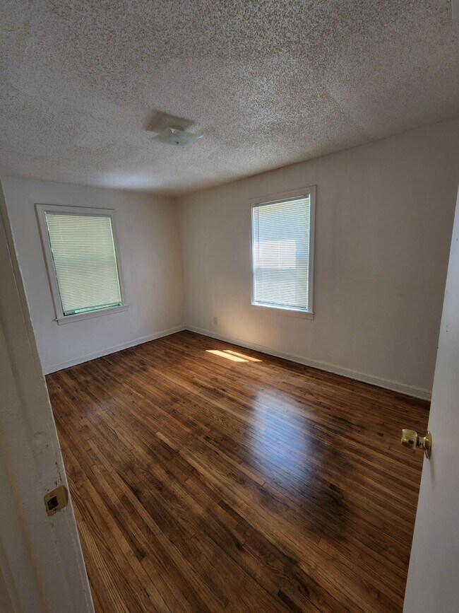 Foto del edificio - 1213 E Shaw St