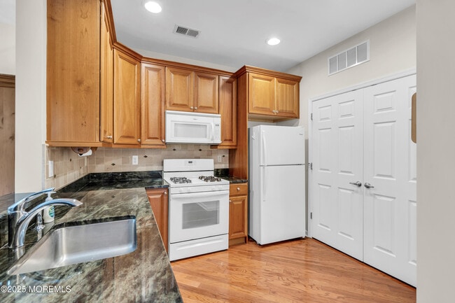 Building Photo - 516 Sophee Ln