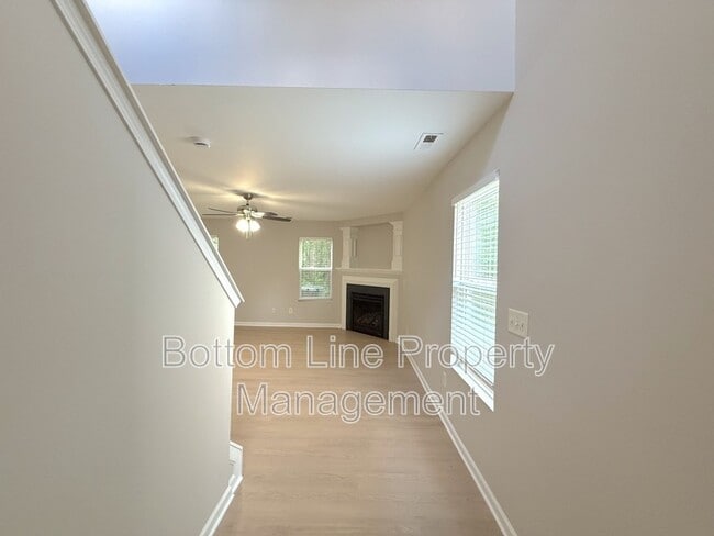 Building Photo - 4918 Muskogee Dr