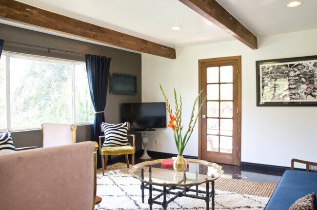 Building Photo - 2138 N Cahuenga Blvd