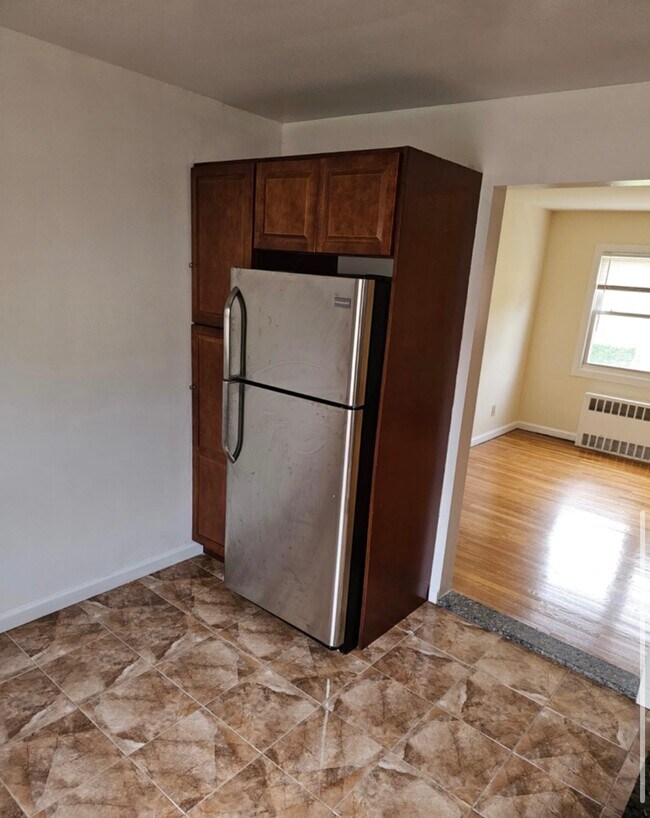 Building Photo - 9 Millers Ln