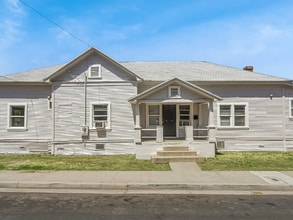 Building Photo - 1202 Kaweah St