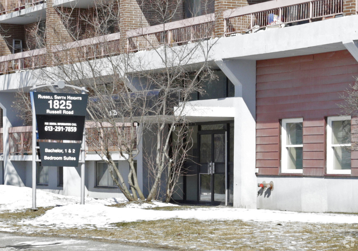 Photo du bâtiment - Russell Smyth Heights