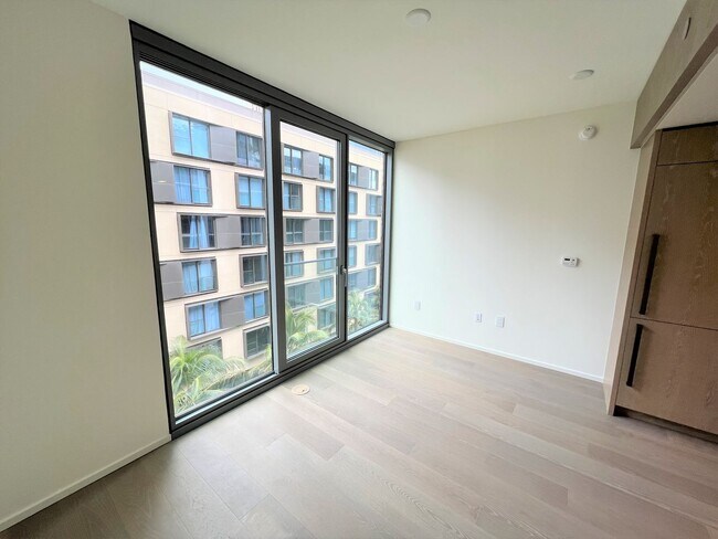 Building Photo - Koula - Luxurious studio in Kakaako