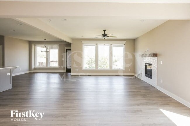 Building Photo - 2217 NE Janessa Dr