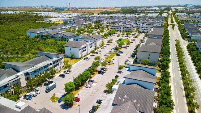 Foto del edificio - 8175 NW 104th Ave