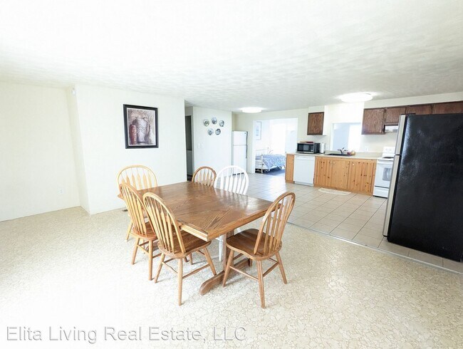 Building Photo - 2 br, 2 bath House - 1079 K.8 NE