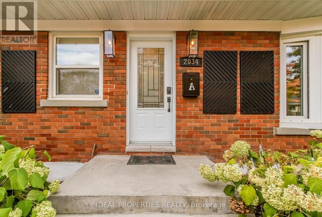 Building Photo - 2034 Saunderson Dr