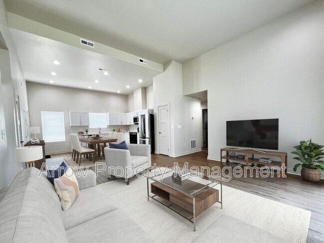 Foto del edificio - 1021 N Claude Rd