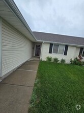 Building Photo - 905 Larayne Ln