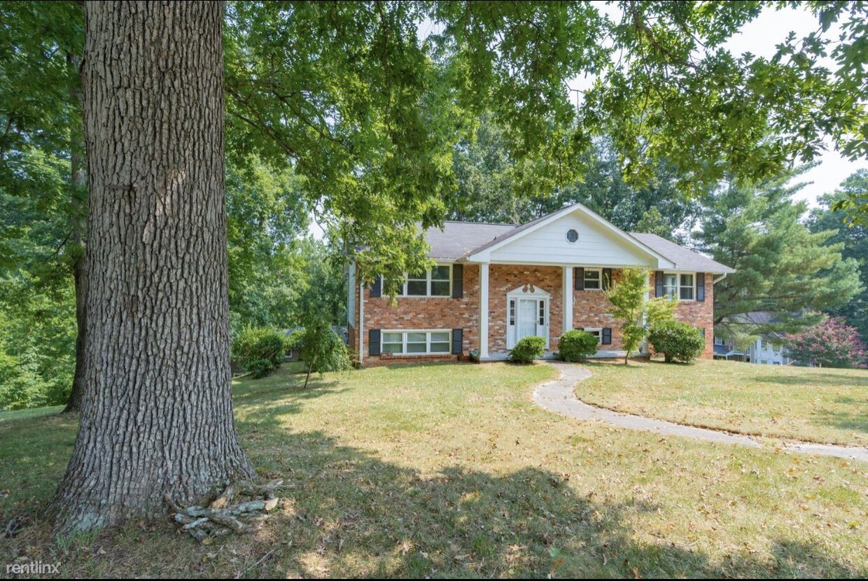 Primary Photo - 4 br, 2.5 bath House - 1011 Woodfinch Trail