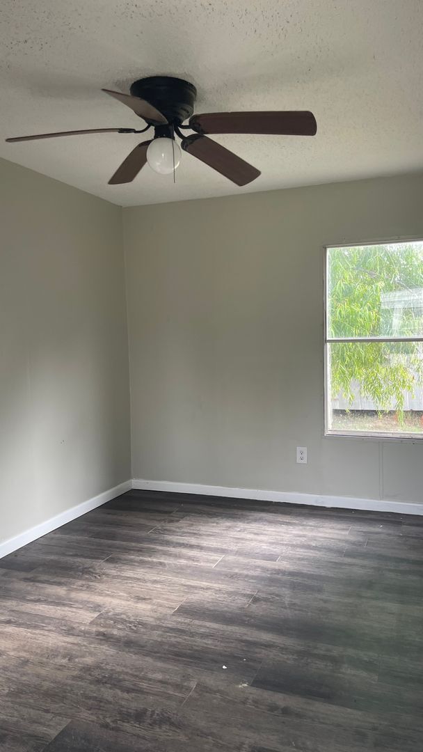 Foto del edificio - 3 Bed, 2 Bath Mobile Home! HUD ACCEPTED!