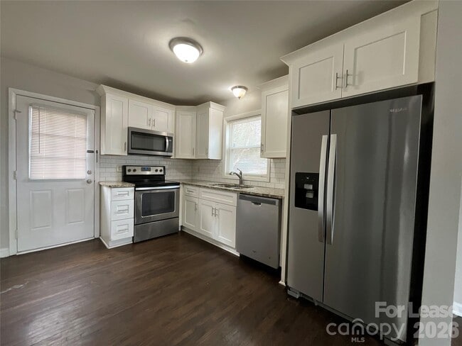 Foto del edificio - 1624 Eastway Dr