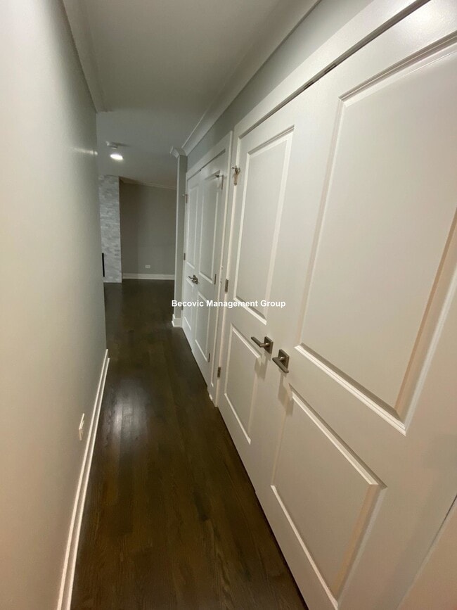 Building Photo - 4201 N Paulina St