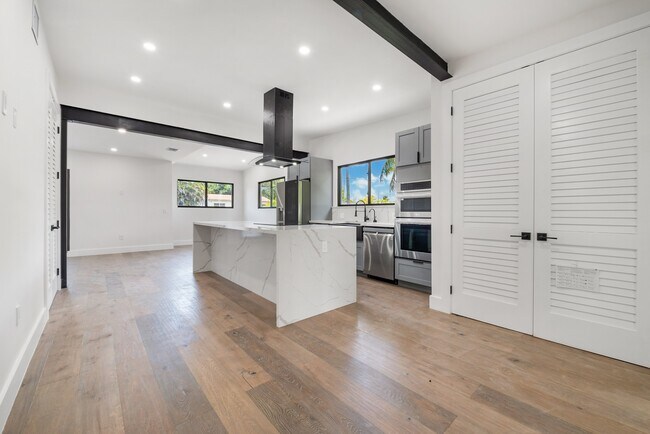 Foto del edificio - 5885 SW 19th St